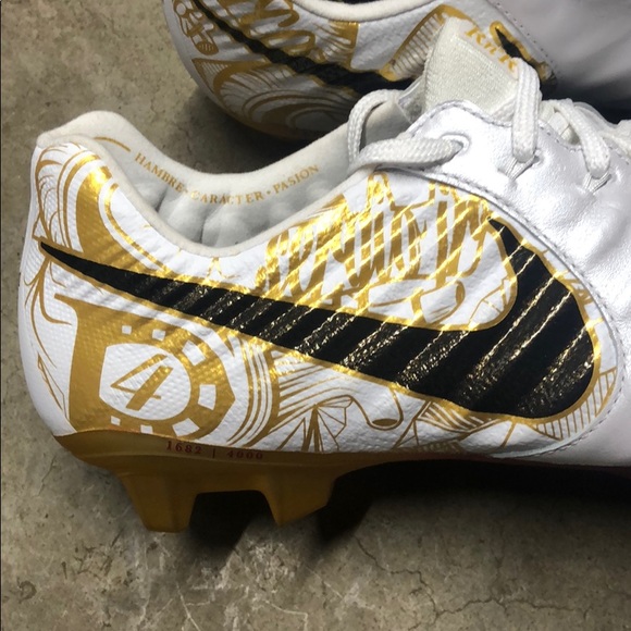 Nike Legend Sergio Ramos signature soccer cleat main image 6